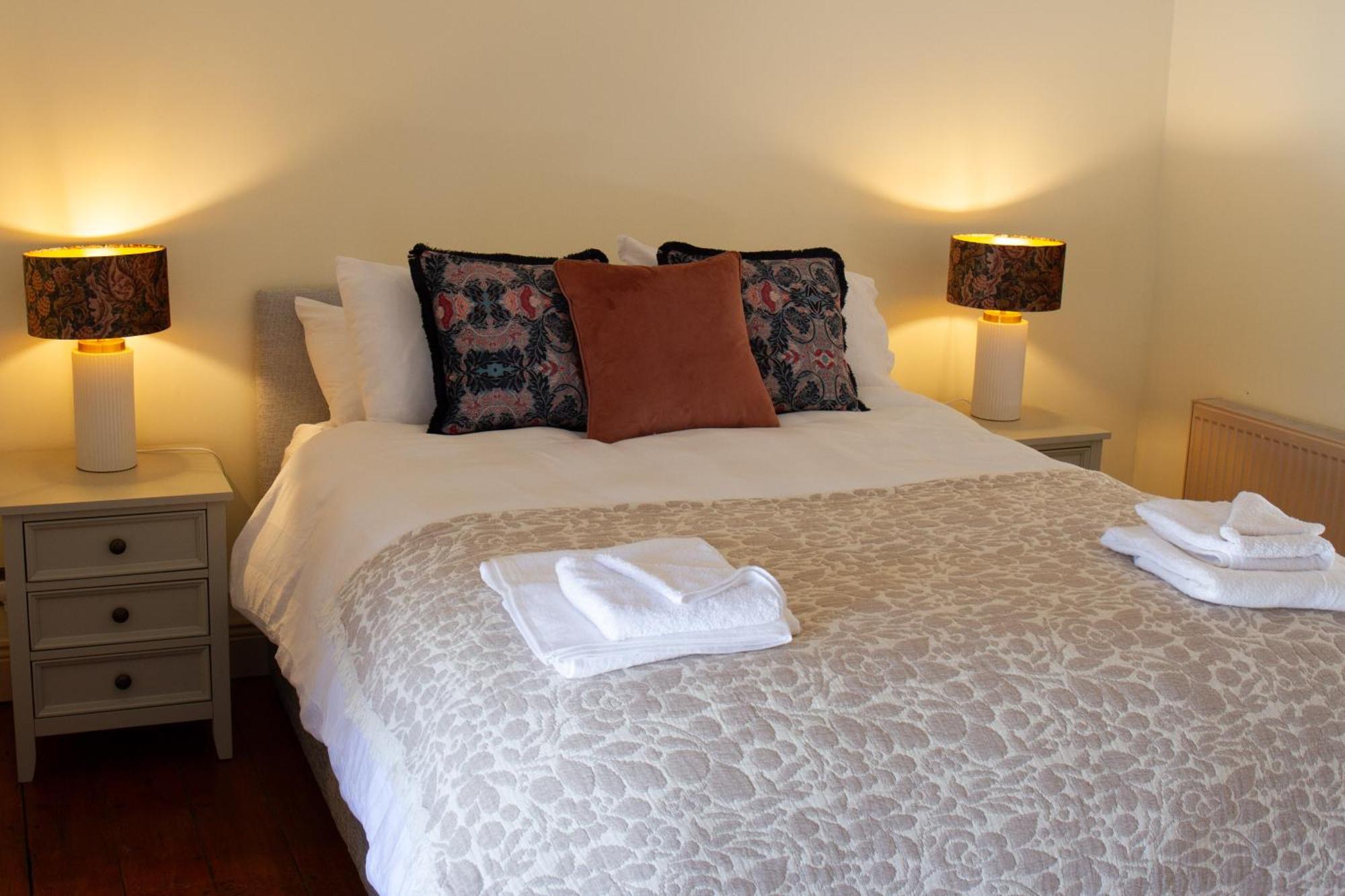 Hill House Lodge Sleeps 6 Overlooking The Rock Of Cashel Кашел Екстер'єр фото