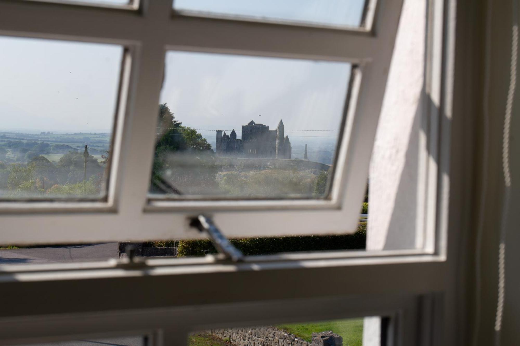 Hill House Lodge Sleeps 6 Overlooking The Rock Of Cashel Кашел Екстер'єр фото